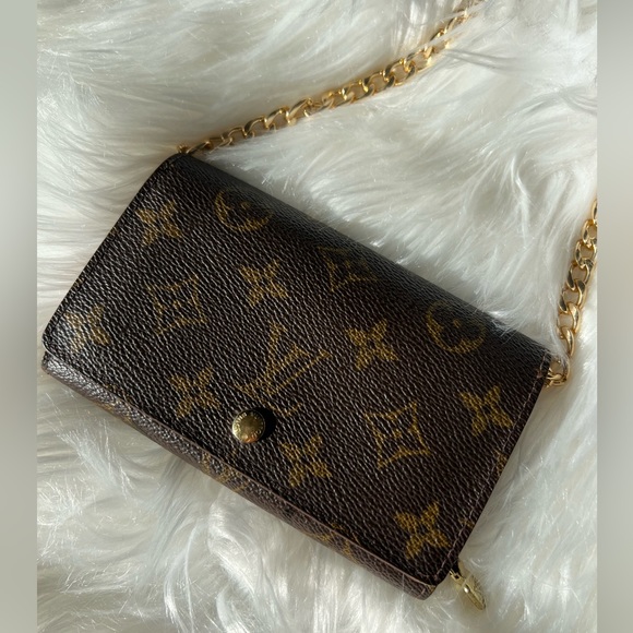 Louis Vuitton Handbags - Louis Vuitton monogram wallet🌙